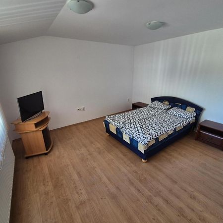 Wolf Apartments Синджорджу-де-Муреш Экстерьер фото